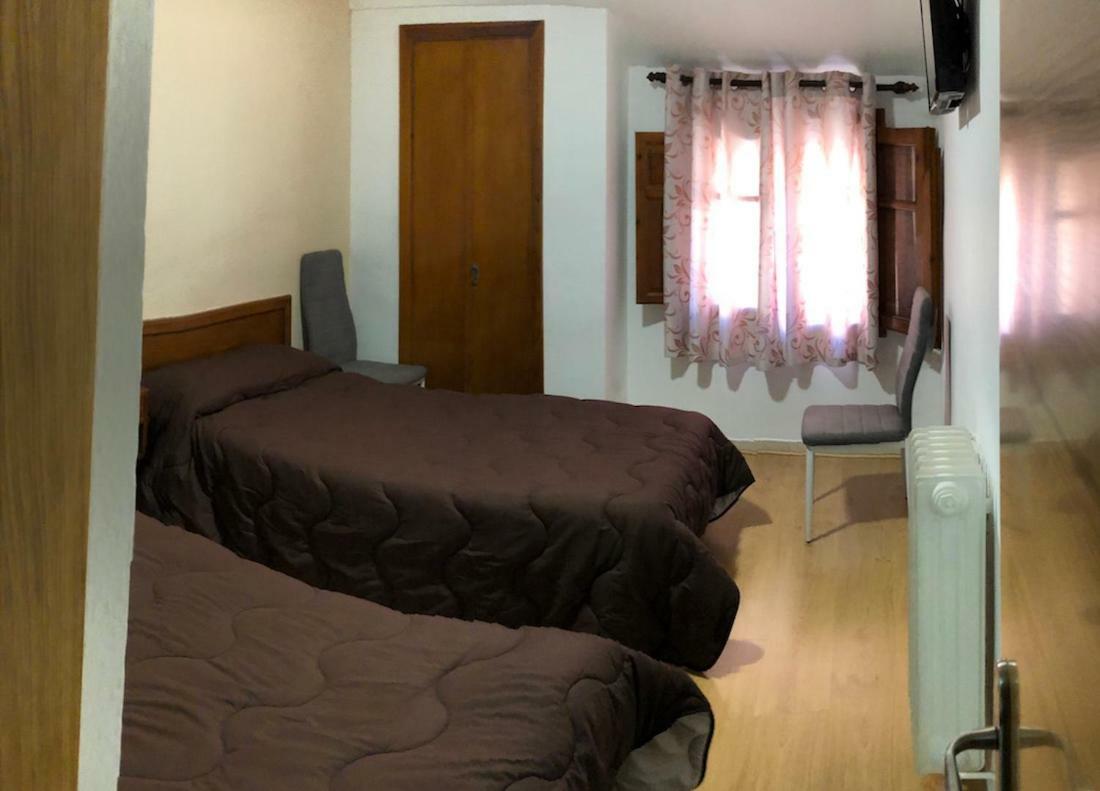 Hostal El Arco Almazán Esterno foto